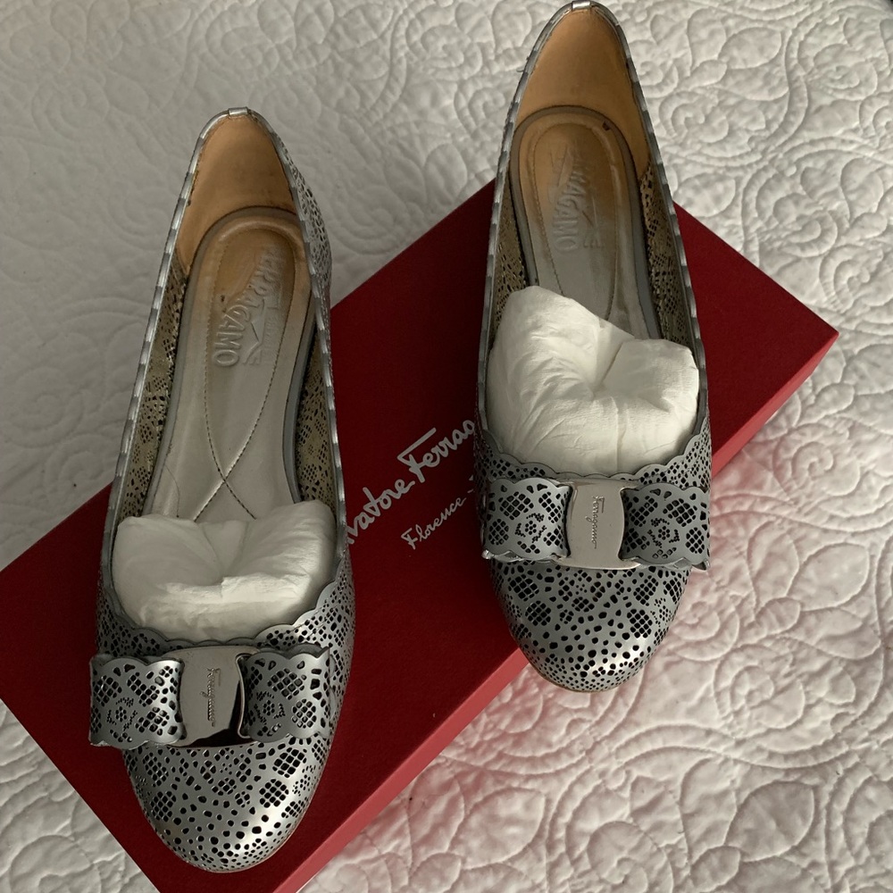 Salvatore Ferragamo Silver Varina Flats